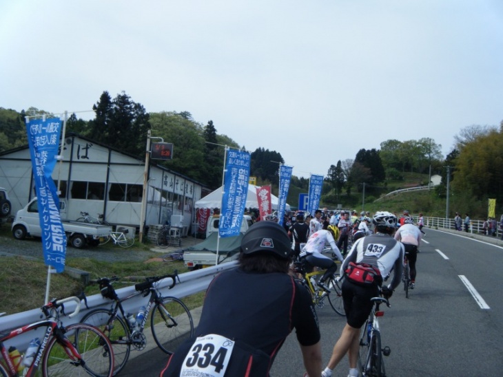 最初のチェックポイント、高山そば道場