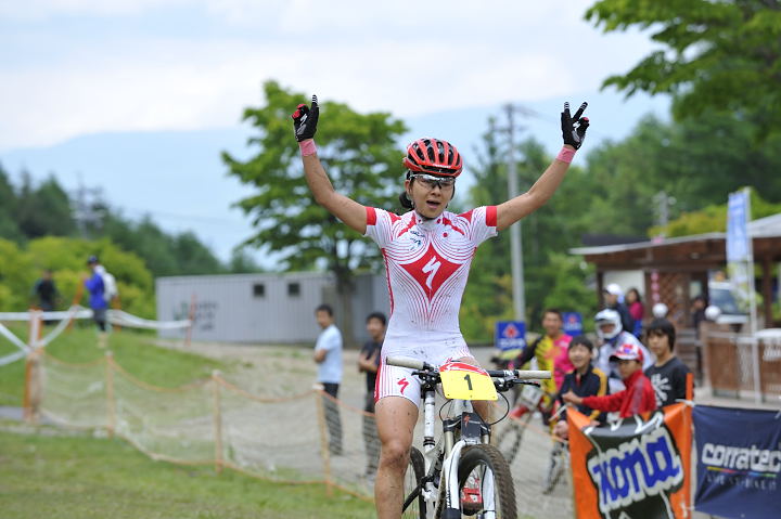 XCOエリート女子優勝片山梨絵（SPECIALIZED）