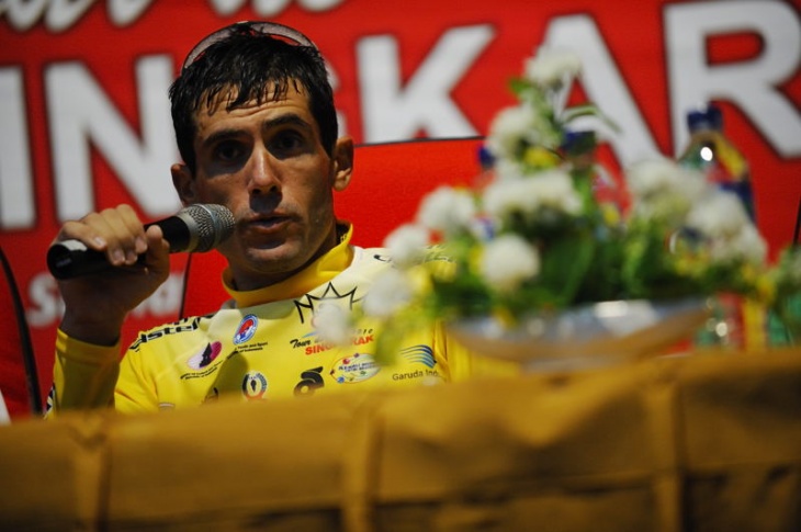 リーダージャージを着るミズバニ・ガダール(イラン)。35才のベテラン選手