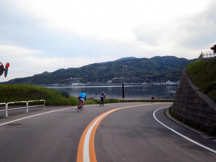 海岸線を気持ちよく落ちて行きます