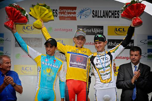 総合表彰台、左から2位アルベルト・コンタドール（スペイン、アスタナ）、優勝ヤネス・ブライコヴィッチ（スロベニア、レディオシャック）、3位タジェイ・ヴァンガーデレン（アメリカ、チームHTC・コロンビア）