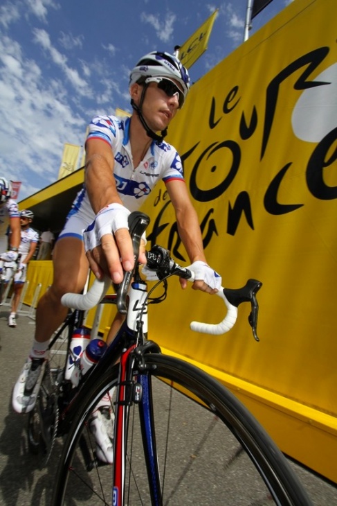 山岳ステージの第9ステージに電動デュラエースを投入したジェレミー・ロワ（フランス、フランセーズデジュー）。この日、チームメイトのサンディ・カザールがステージ優勝を遂げた