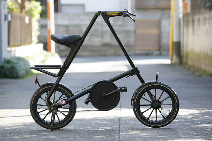 STRIDA MK1　1987年イギリスのマークサンダースによって考案された傑作折り畳み自転車