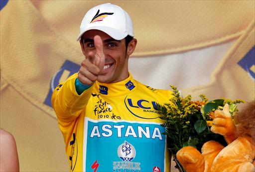 総合優勝に向けて個人タイムトライアルを残すばかりとなったアルベルト・コンタドール（スペイン、アスタナ）