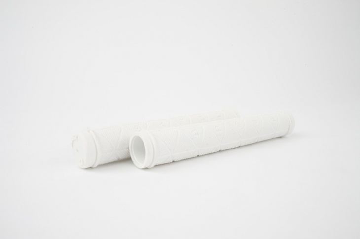 BREV.M TRACK GRIP ホワイト