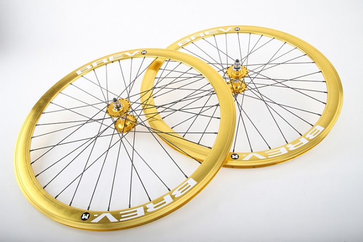 BREV.M FIXIE WHEEL 36H　ホイールでバイクの印象はかなり変わる