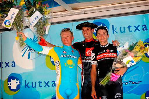 表彰台、左から2位アレクサンドル・ヴィノクロフ（カザフスタン、アスタナ）、優勝ルイスレオン・サンチェス（スペイン、ケースデパーニュ）、3位カルロス・サストレ（スペイン、サーヴェロ・テストチーム）