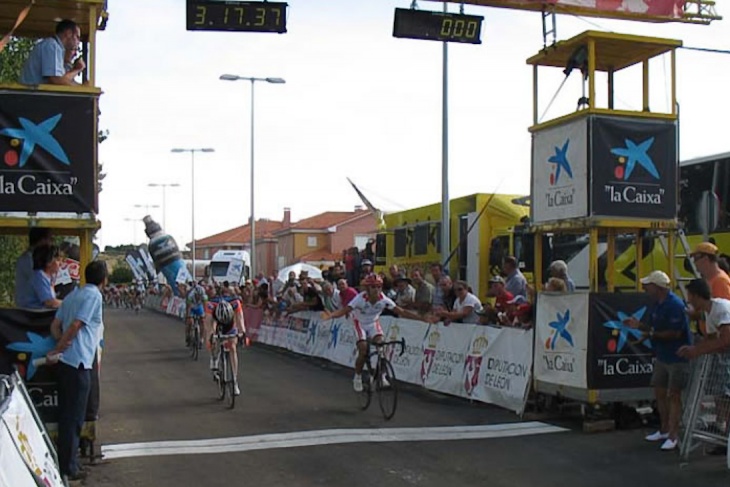 全日本選手権の後、宮澤はブエルタ・ア・レオン2010第2ステージで優勝。欧州UCIレース勝利というもう1つの夢を叶えた