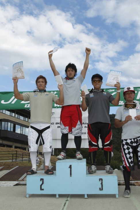 エリート男子で、優勝は#79 三瓶将廣