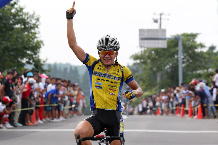 内間康平（鹿屋体育大学）が優勝