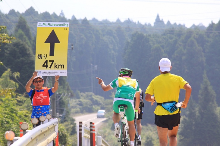 「え~?1時間で15kmしか進んでないぞ。これ合ってるのか?」