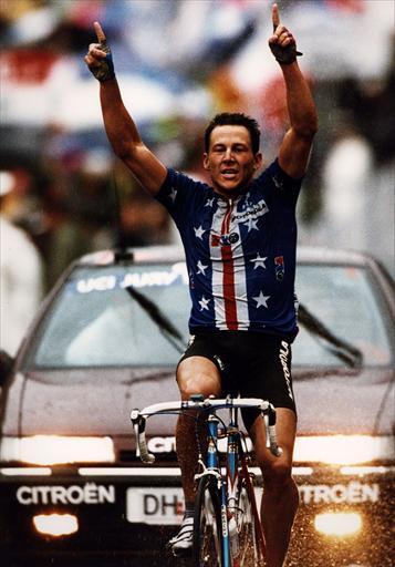 1993年のロード世界選手権で優勝したランス・アームストロング（アメリカ）