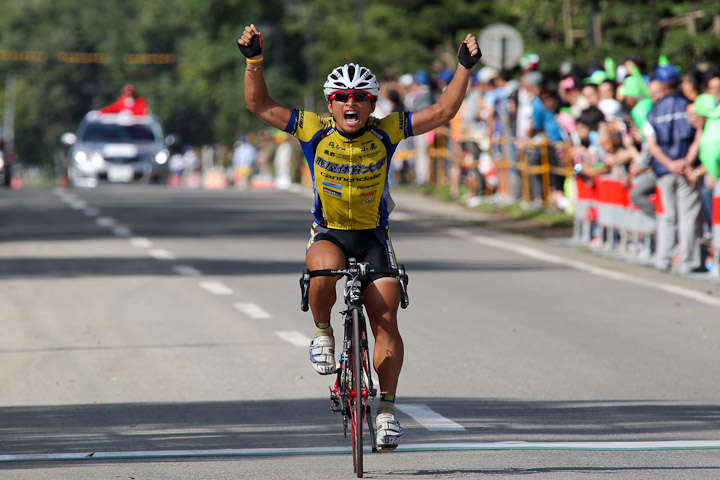 ツール・ド・北海道2010第3ステージで優勝した山本