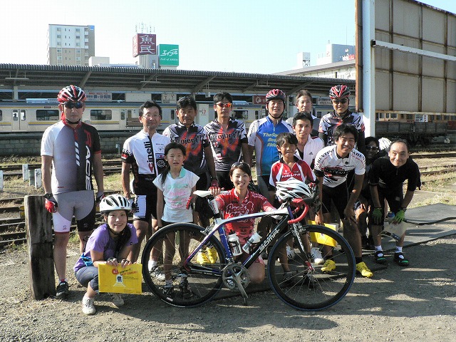 全員無事ゴールでReady Go JAPAN佐藤選手を中心に記念撮影!お疲れ様!!