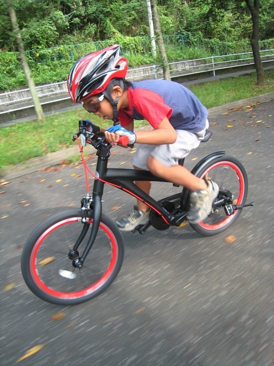 ブリヂストン・レベナ 子供に乗らせたい本格軽量スポーツバイク