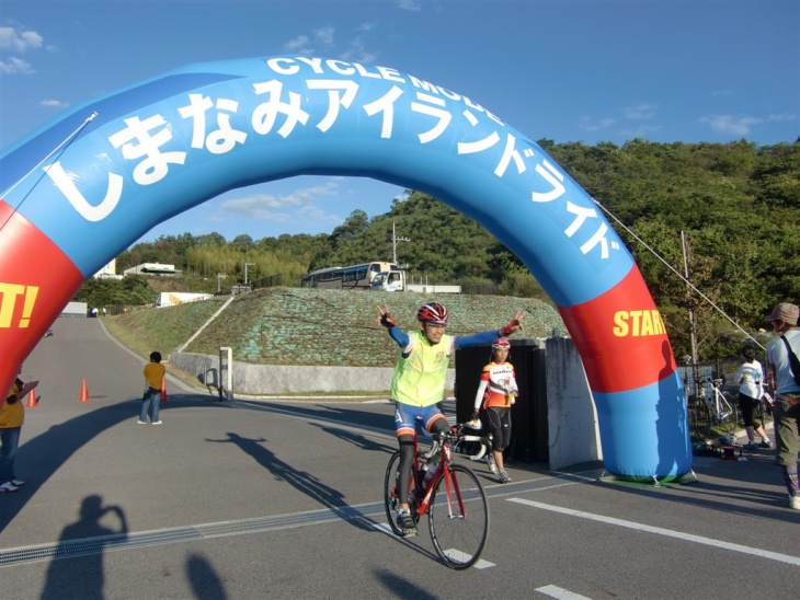 向島運動公園のゴールではスタッフも感動