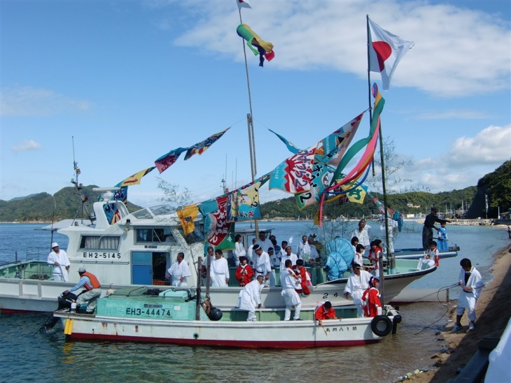 この時期、しまなみ海道の各島では秋祭りが行われていた