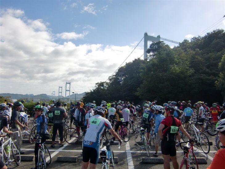10日のサイクリングデーは全コース合わせて、約1,600人のサイクリストが参加した