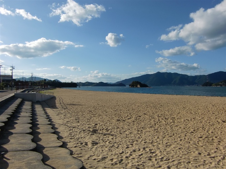 因島の大浜海水浴場の砂浜の景色で癒される