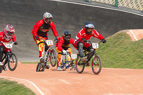 BMX 男子のデッドヒート