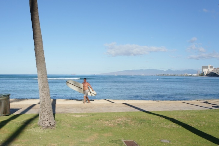 こんなハワイの景色を目前にしながら、自転車に跨がって走り出すのだった