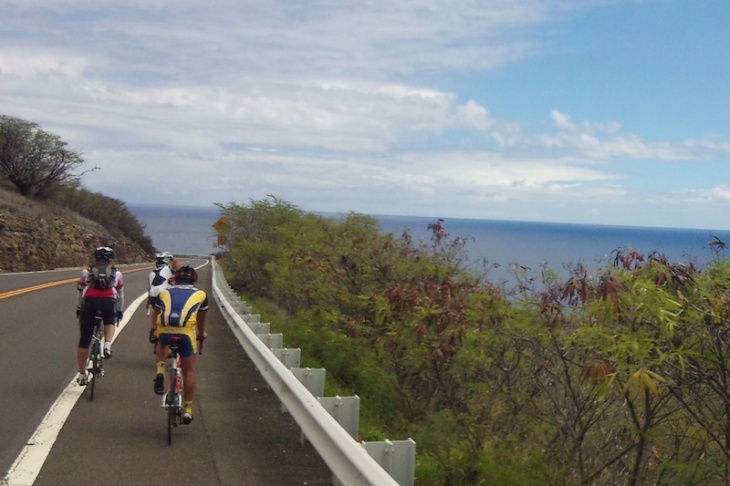 海岸線に出ると早くも怪しい空模様