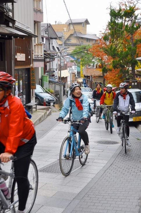 温泉街を行くには自転車がちょうどいい。この楽しさをぜひ体験して下さい