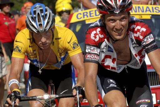 2005年ツール　アームストロングに果敢に勝負を挑むイヴァン・バッソ（イタリア）