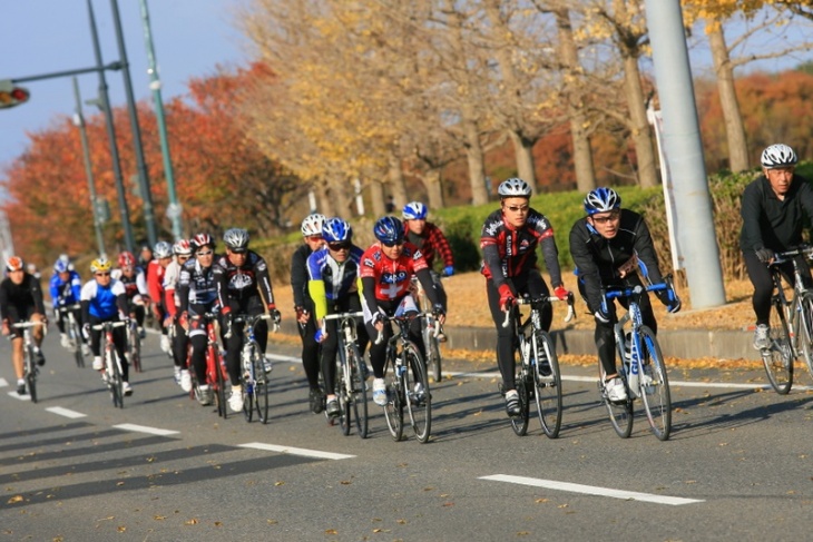 サイクルマラソンはいろいろな自転車が混じり走る