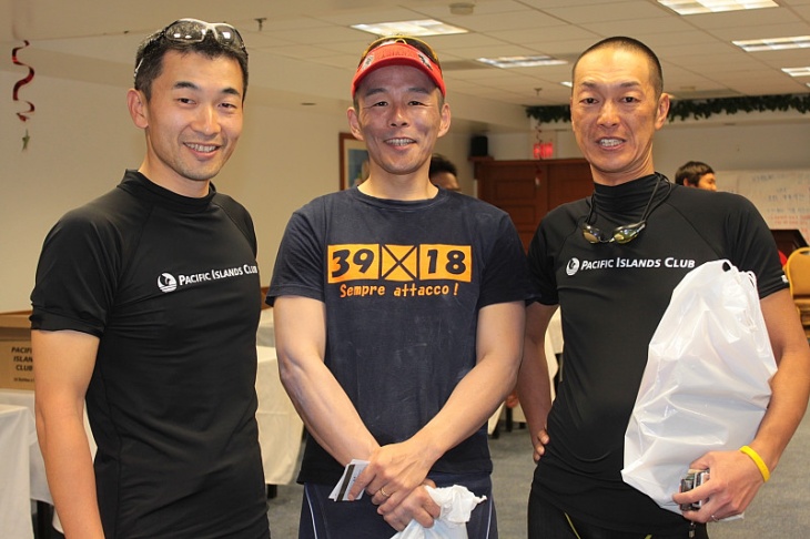 昨年も参加した石松克基さん(左)と柳川大輔さん(右)、初参加の金谷澄夫さん(中央)