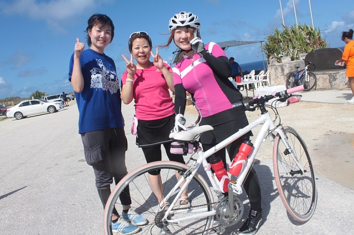 バンザイクリフで第4ライダーを待つみんな。ありがとう、元気が出ました！