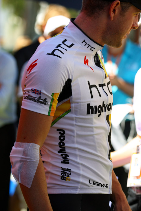 落車で肘に怪我を負ったマシュー・ゴス（オーストラリア、HTC・ハイロード）