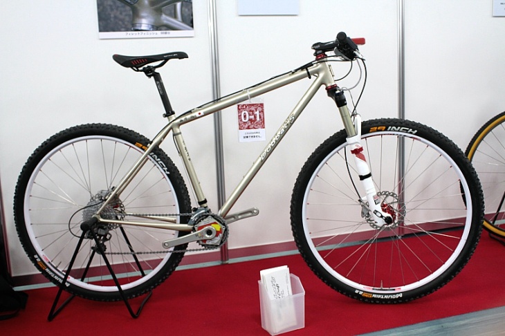 ドバッツ・ライノ・ハウス DOBBATS　29インチクロモリMTB　Equipe29