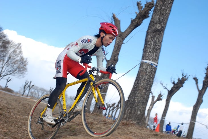 先頭を独走する池本真也(和光機器・タムラクラブ)
