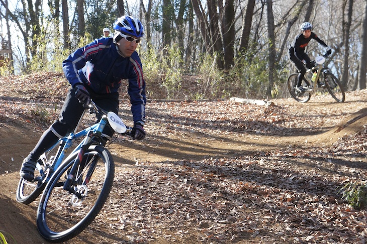 さがみ湖リゾートプレジャーフォレストの本格的なMTBコースで行われた