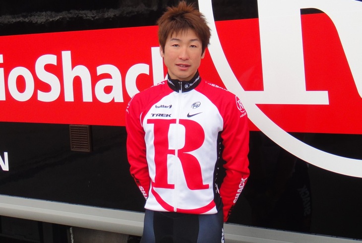 新デザインのジャージを身にまとい2011シーズンに臨む別府史之(日本、レディオシャック)