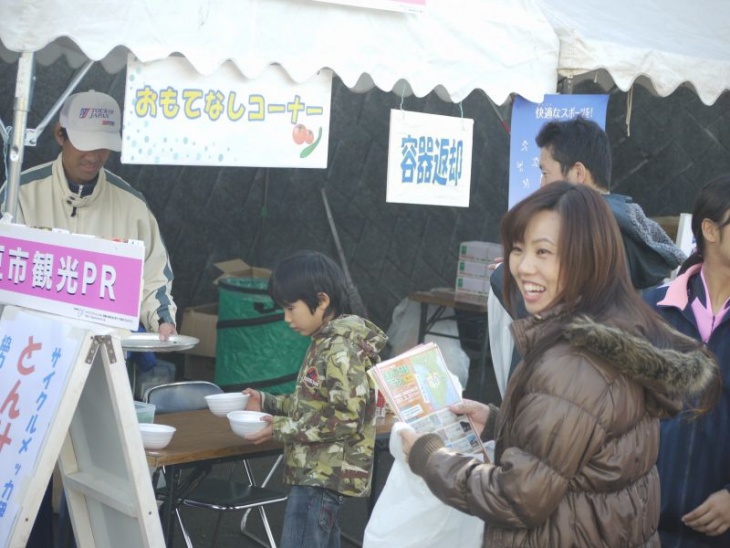 地元の特産品が楽しめる　伊豆市のおもてなしの様子