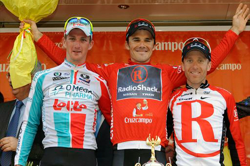 総合表彰台、左から2位ユルゲン・ファンデンブロック（ベルギー、オメガファーマ・ロット）、優勝マルケル・イリサール（スペイン、レディオシャック）、3位リーヴァイ・ライプハイマー（アメリカ、レディオシャック）