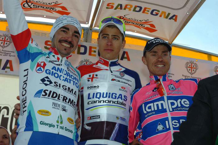 総合表彰台、左から2位ホセ・セルパ（コロンビア、アンドローニ・ジョカトリ）、優勝ペーター・サガン（スロバキア、リクイガス・キャノンデール）、3位ダミアーノ・クネゴ（イタリア、ランプレ・ISD）