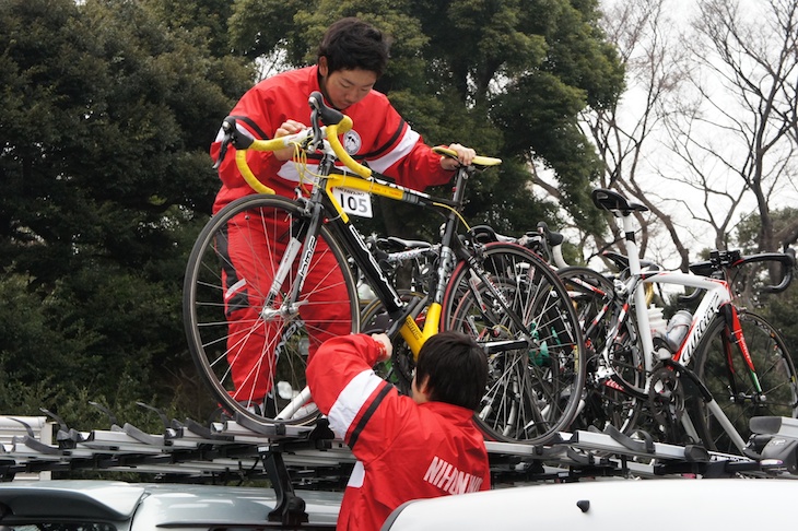 積み込み開始。まだこの段階ではそれほどでも