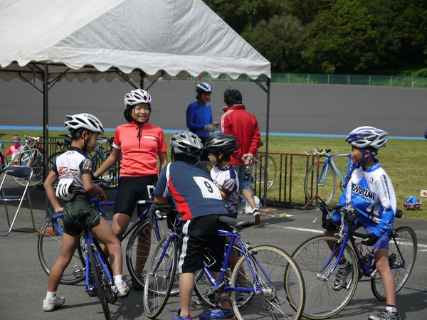 対象はトラック競技に興味のある・競技力を伸ばしたい小中学生だ
