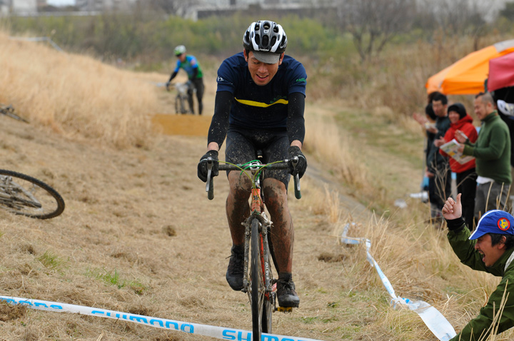 男子優勝の山岸さん