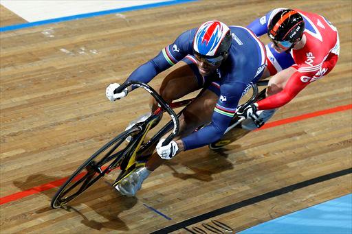 男子スプリント　決勝でジェイソン・ケニー（イギリス）と競り合うグレゴリー・ボジェ（フランス）