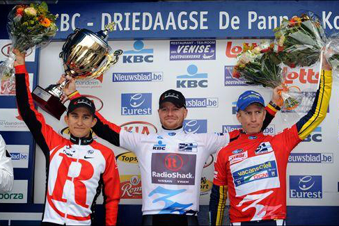 総合表彰台、左から3位ミカル・クヴィアトコウスキ（ポーランド、レディオシャック）、優勝セバスティアン・ロセレル（ベルギー、レディオシャック）、2位リエーベ・ヴェストラ（オランダ、ヴァカンソレイユ・DCM）