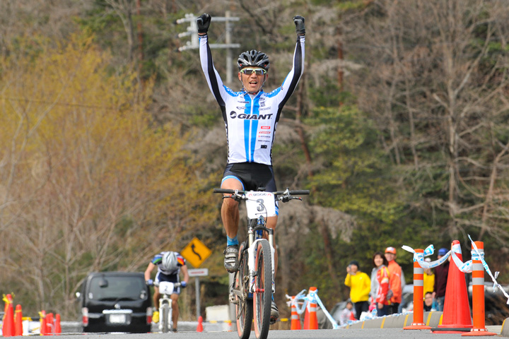 エリート男子優勝　門田基志（TEAM GIANT）