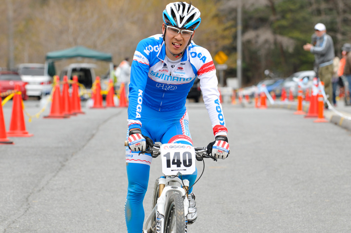 エキスパート優勝　島田真琴（シマノドリンキング）