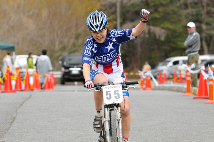 エリート女子優勝　山本佳苗（BMC）