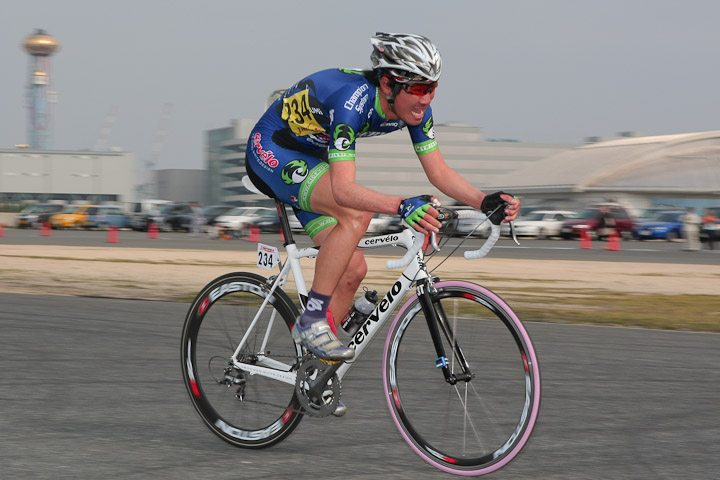 20周目、逃げ続ける澤田賢匠(CIERVO NARA PROCYCLINGTEAM)