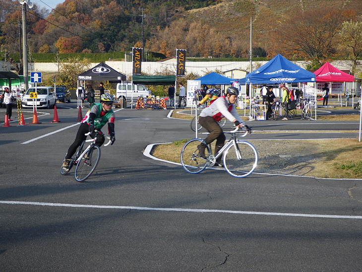 教習所内のよく整備されたコースがイベント会場