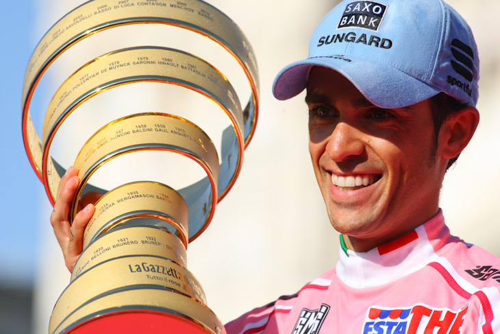 2度目のジロ・デ・イタリア総合優勝を果たしたアルベルト・コンタドール（スペイン、サクソバンク・サンガード）
